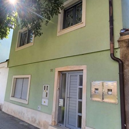 Vile Park Apartments Pula Exterior photo
